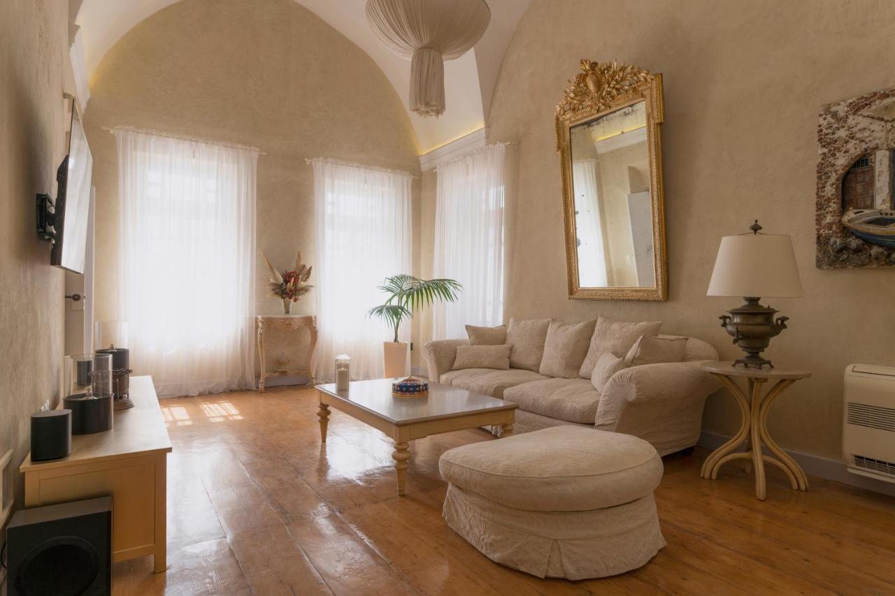 Oia Mansion Villa ภายนอก รูปภาพ