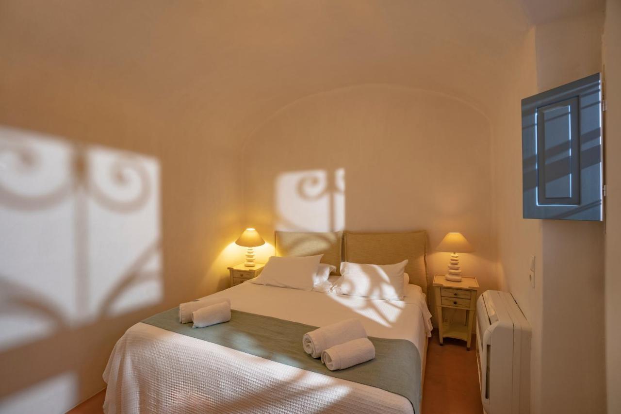 Oia Mansion Villa ภายนอก รูปภาพ